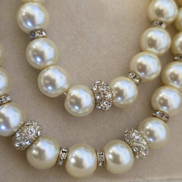 Elegant White Glass Pearl with Rhinestone Necklace Earrings and Bracelet Set - Picture 14 of 17